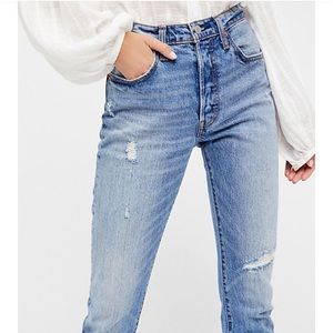 Levi’s 501 Skinny Jeans (LOWEST)